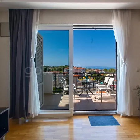 Jose Apartment *